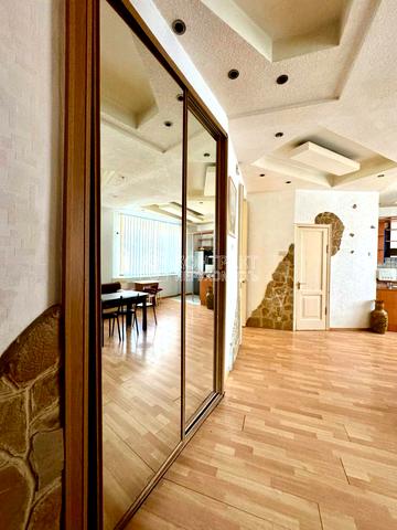 Майка Йогансена вул. (Лермонтовська), 14/16