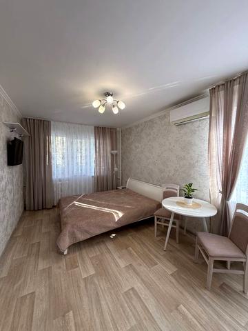 Кондрашина вул., 18