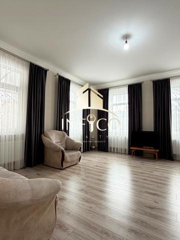 Героїв Маріуполя вул., 4