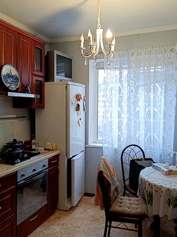 Сержа Лифаря вул. (Олександра Сабурова), 5