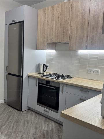 Свободи вул., 3-С