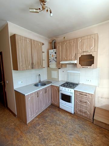 Олени Теліги вул., 14