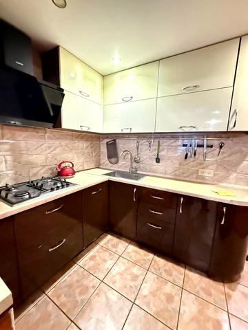 Космічна вул., 5