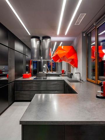 Похила вул., 6