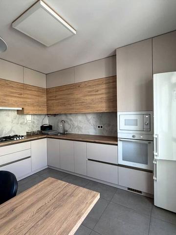 Івана Величковського вул., 9