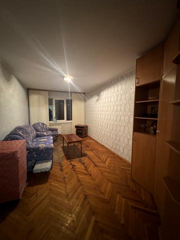 Прирічна вул., 27