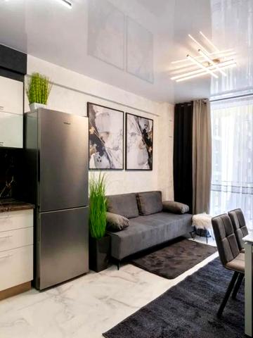 Дениса Січинського вул., (Будинок 3)