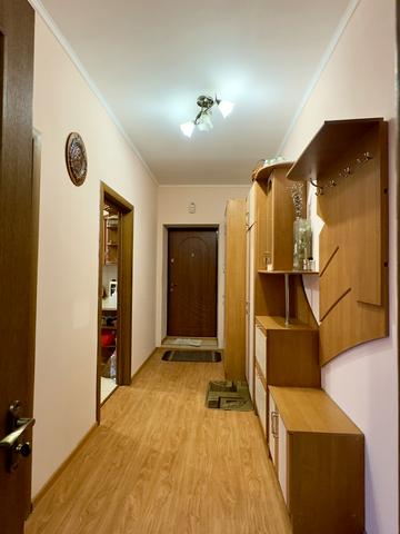 Хотинська вул., 12