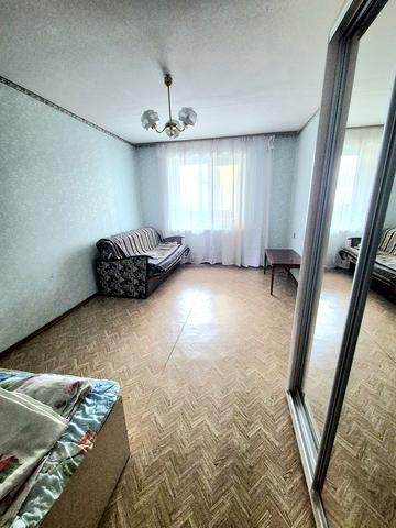 Зоряний бульв., 1