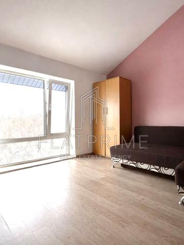 Залізнична вул., (Будинок 2)