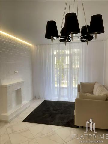 Грушевського пров., 12