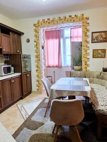 Богдана Хмельницького вул., 51а