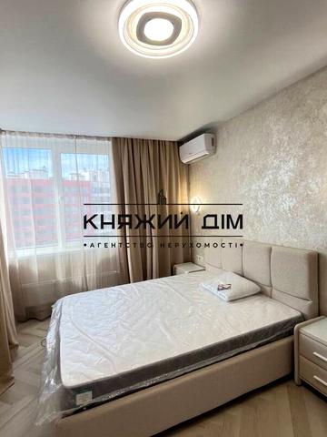 Всеволода Змієнка вул., 34/21