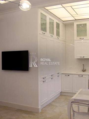 Заньковецької вул., 8