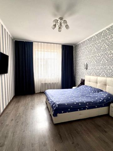 Добровольців вул. (Маршала Говорова), 8