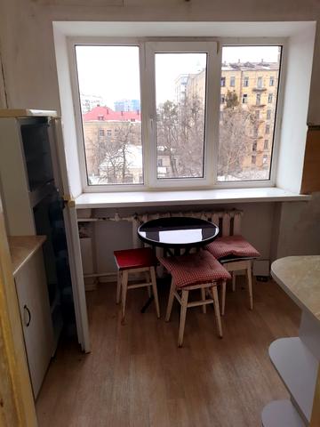 Володимирська вул., 76