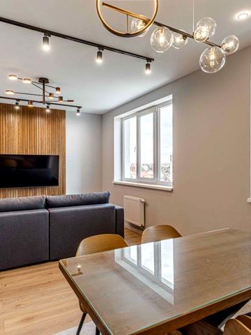 Свободи вул. (Леніна), 1-А