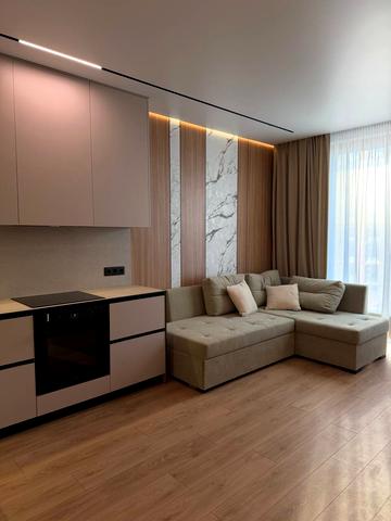 Набережна Перемоги вул., (Будинок 1)