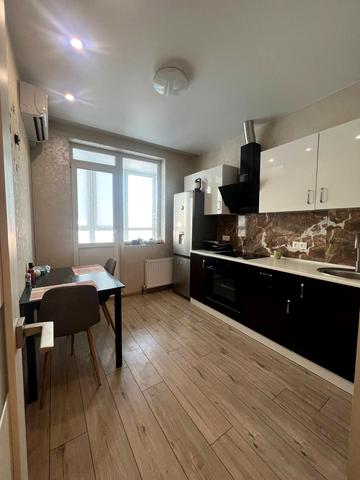 Перлинна вул., 11