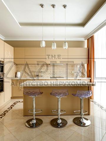 Юлії Здановської вул. (Ломоносова), 71-Д