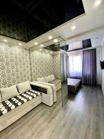 Середньофонтанська вул., 35