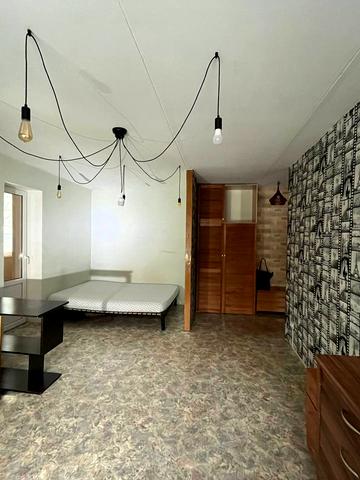 Космодромна вул., 9