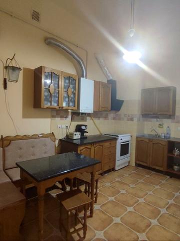 Пекарська вул., 1