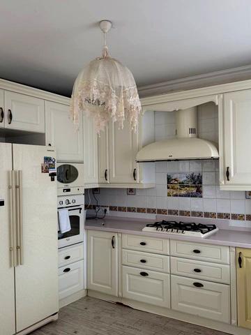 Єрощенка вул., 12-А