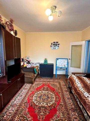 Івана Величковського вул., 44