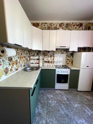 Зої Гайдай вул., 9/8