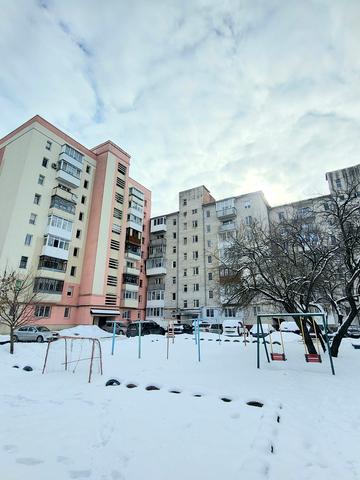 Володимира Івасюка вул., 3