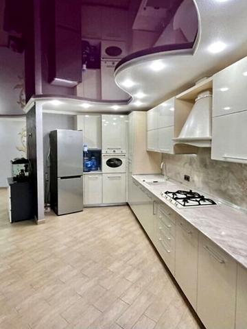 Подільська вул., 102