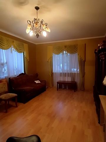 Гулака-Артемовського вул., 7