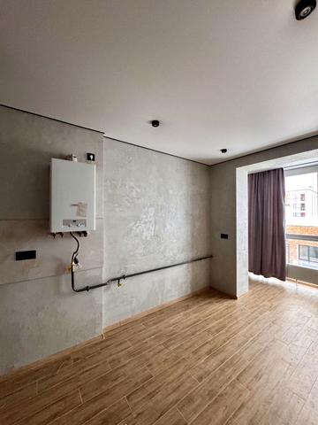 Молодіжна вул., 11/4