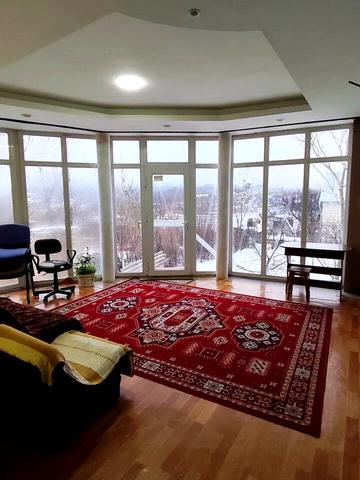 Авіаційна вул., 18