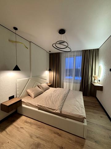 Університетська вул., 1л