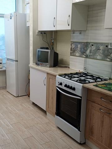 Павла Лі пров. (Московський), 2-Б