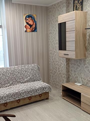 Павла Лі пров. (Московський), 2-Б