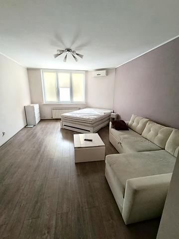 Олени Пчілки вул., 5