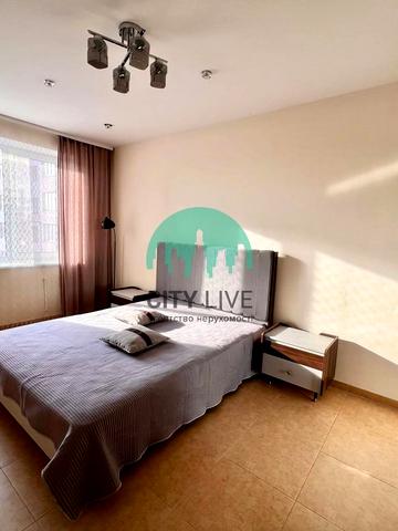 Івана Пулюя вул., 15а