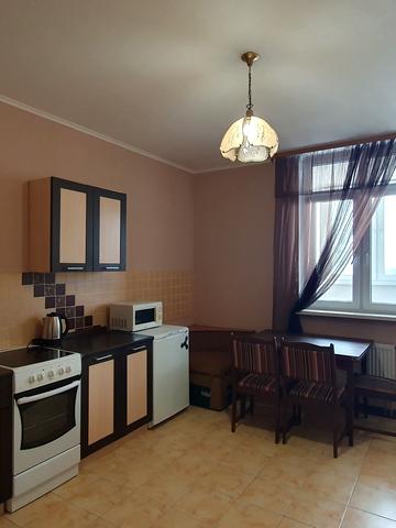 Воскресенська вул., 12-А