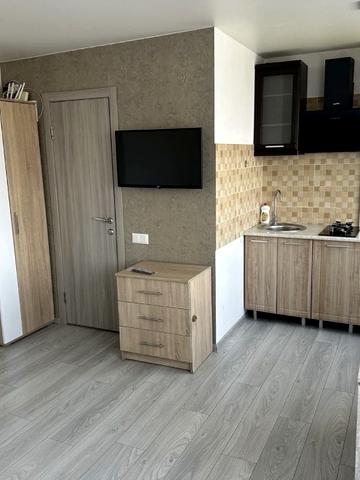 Космонавтів вул., 20