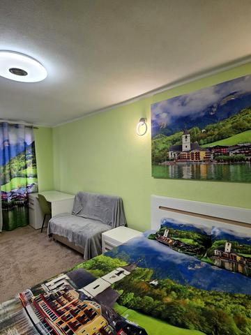 Богдана Хмельницького просп. (Героїв Сталінграда), 16