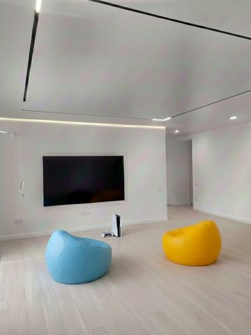 Павла Скоропадського вул., 4