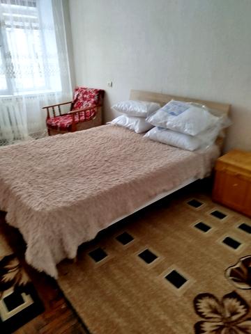 Роксоляни вул., 33