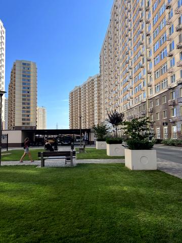 Перлинна вул., 9