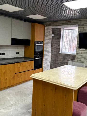 Незалежності вул. (Титова), 26