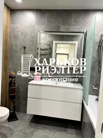 Гвардійців-Широнінців вул., 74-Б