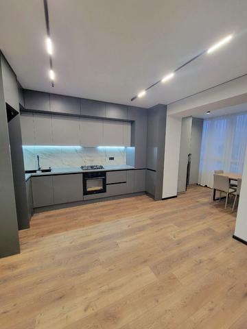 Степана Бандери вул., 7/1