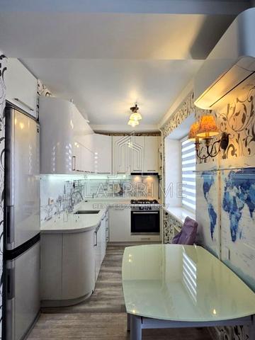 Чеховський пров., 2